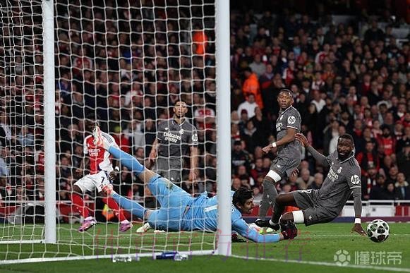 纳斯里:库尔图瓦就像是超人 能扑出所有的射门